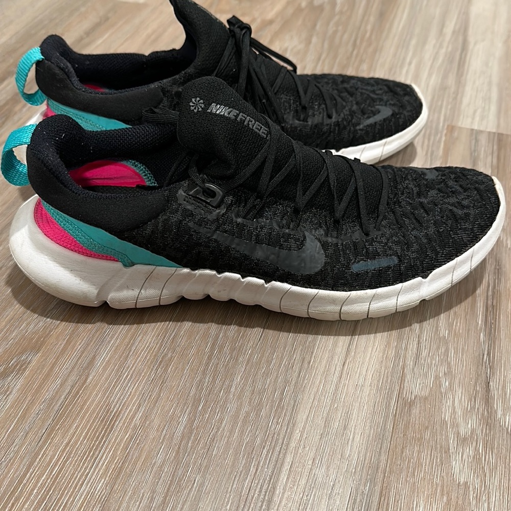 Nike women’s free run 5.0 size 7 shoes